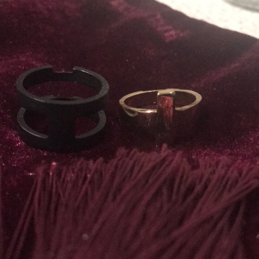 Ring - Picture 3 of 5